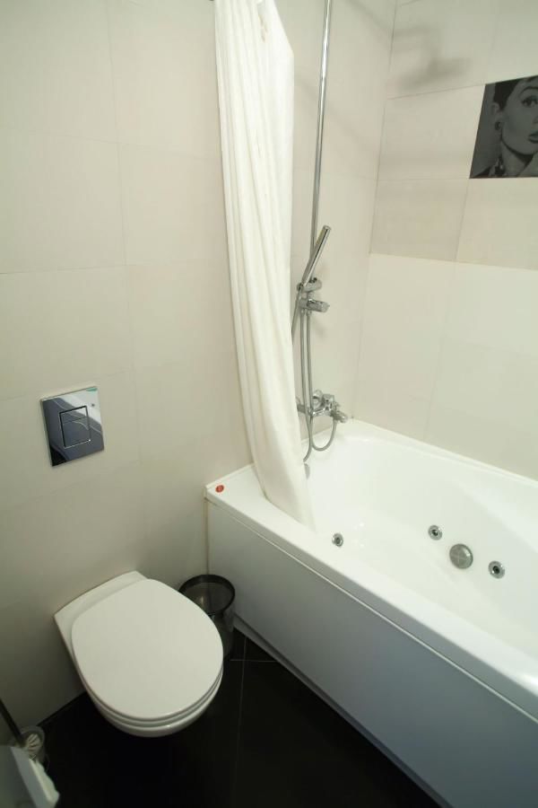 Апартаменты Partner Guest House Shota Rustaveli Киев-36