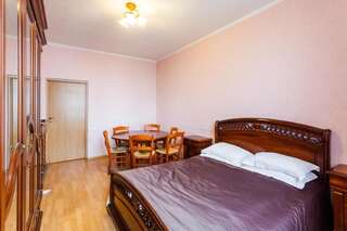 Апартаменты Partner Guest House Shota Rustaveli Киев Комфортабельные просторные апартаменты с 1 спальней, кухней и ванной-2