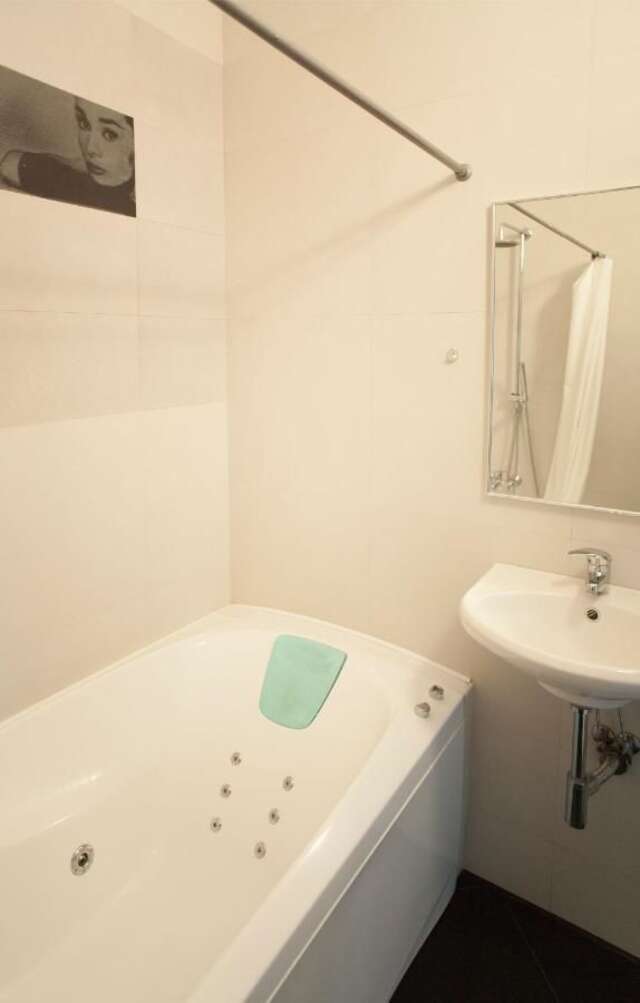 Апартаменты Partner Guest House Shota Rustaveli Киев-36