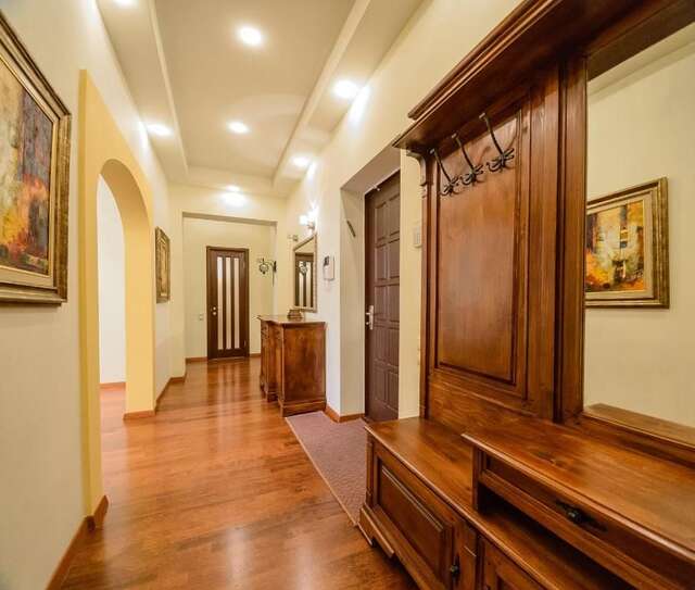 Апартаменты Partner Guest House Shota Rustaveli Киев-93